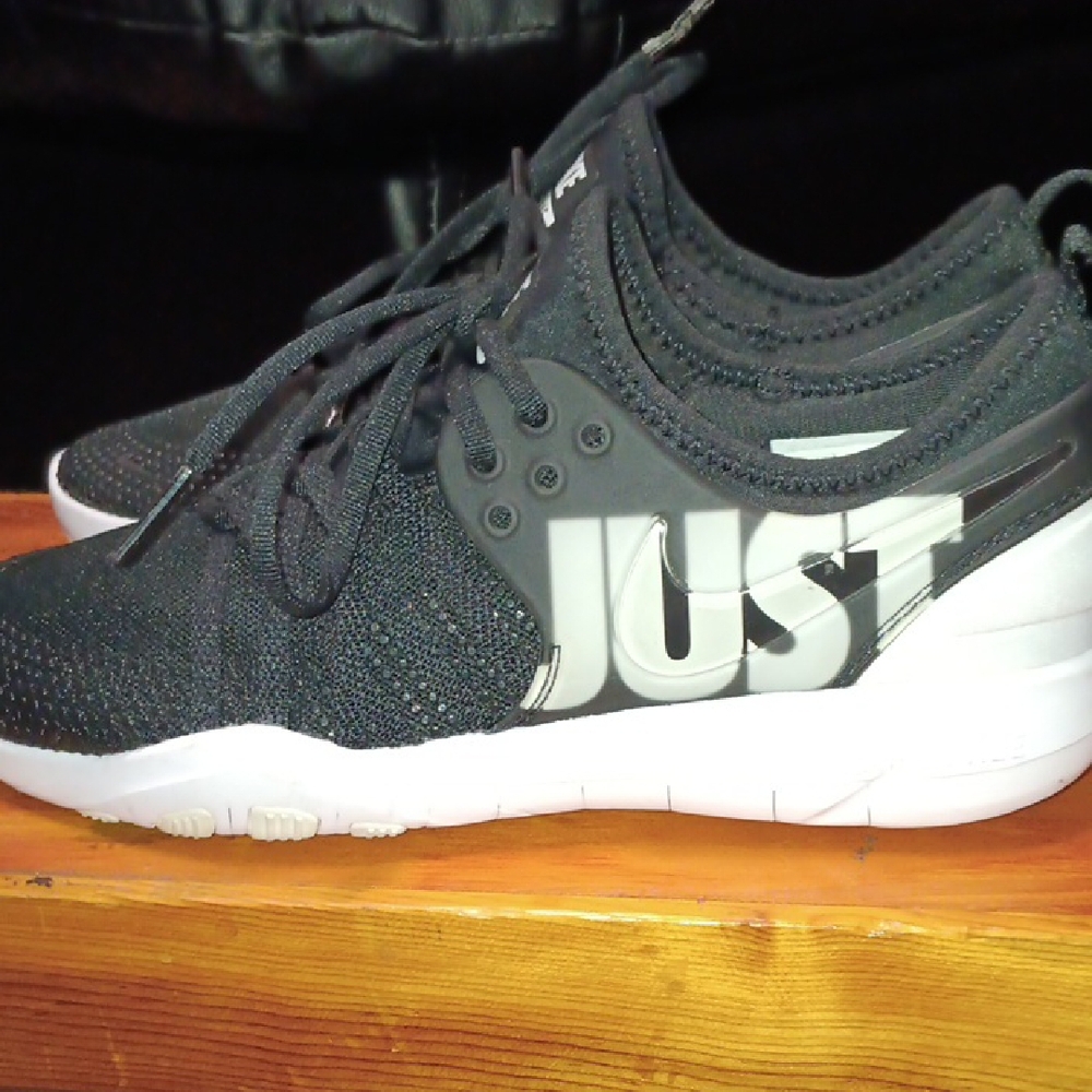 Nike Free TR7 Premium - Picture 3 of 6